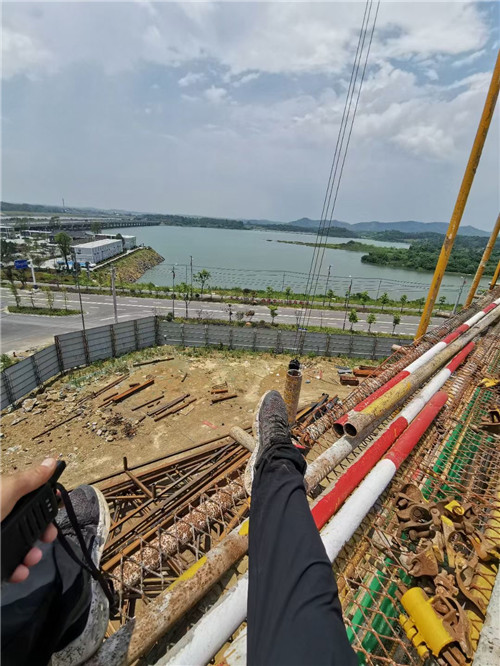 宁远县作业中发生设备损坏或人员意外，责任怎么划分？