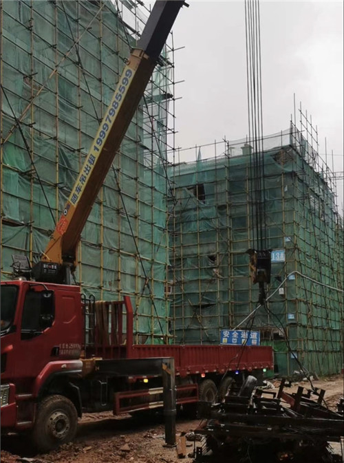 宁远县“慢工细活”—— 吊车的 “微动控制” 技术