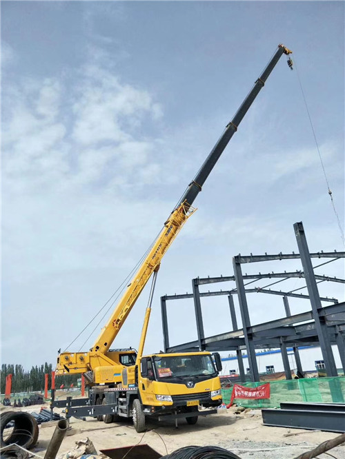 宁远县超高层建筑钢结构吊装案例